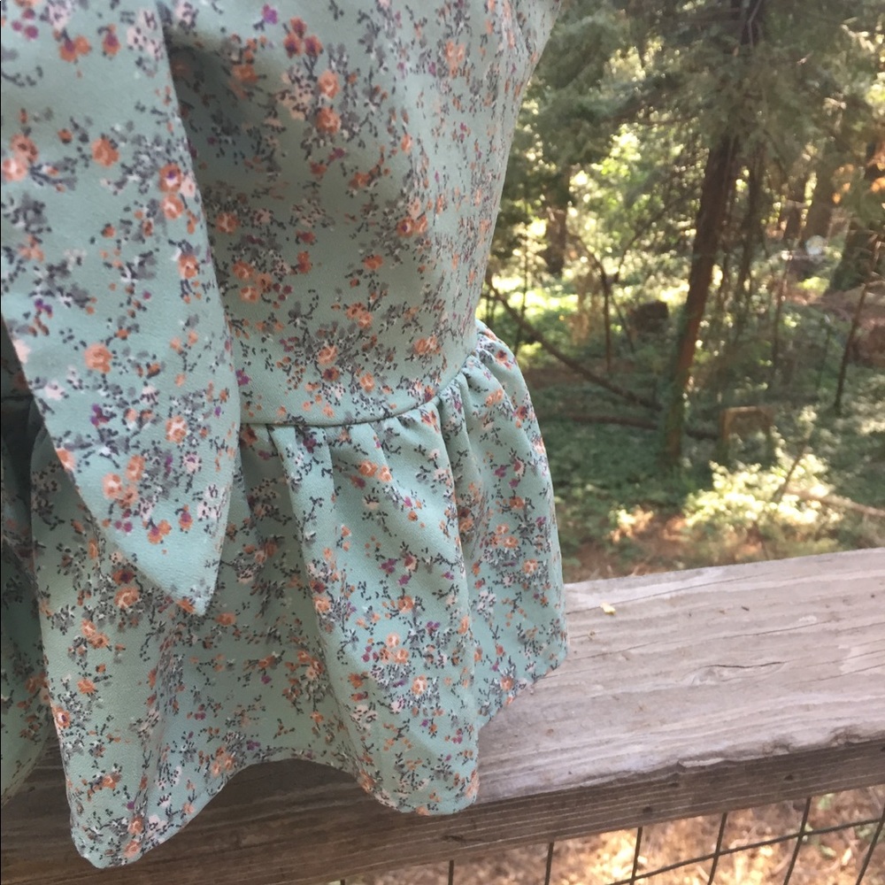 Breezy baby doll camisole in pale green floral peplum  floral corset top - Picture 3 of 7